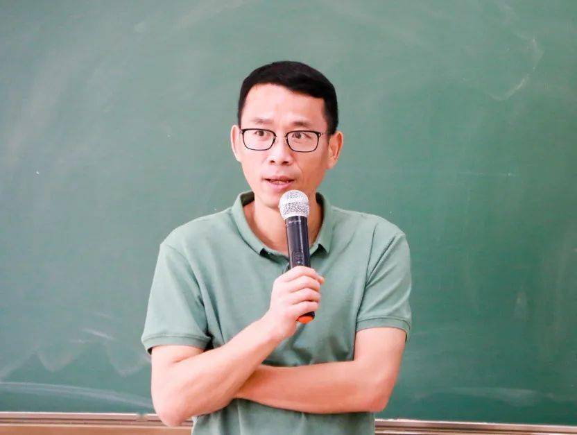 一日一课，一课一得｜今日推荐：名师课堂《蒋军晶：故事里的对话描写》